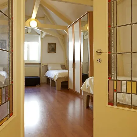 The Dam Square Harrison Apartman *